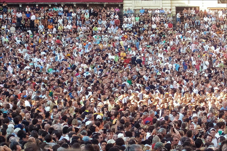 2007 08 16 554-crowd-palio copie-1100px