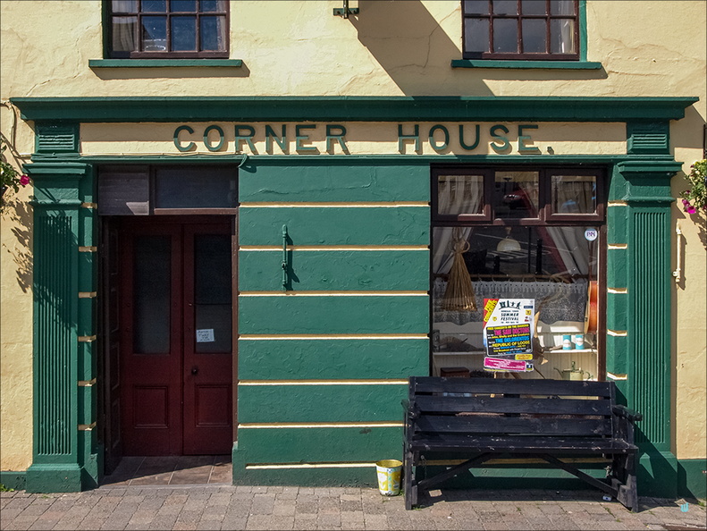 P6143773-corner-house copie-733px