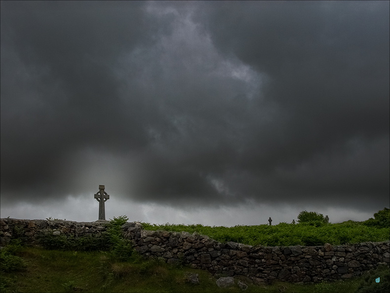 P6235033-cross-sky copie-733px