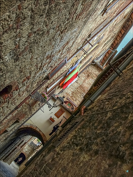 P7041323-vicolo copie-733px.jpg