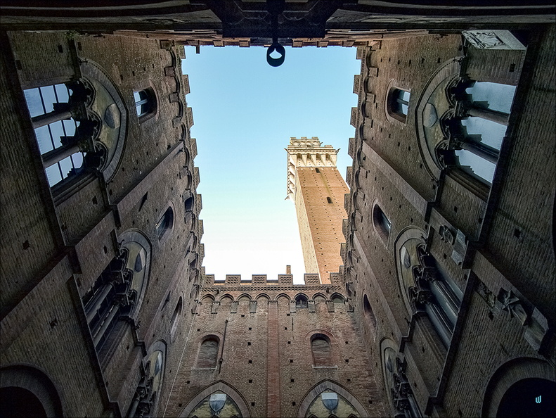 Siena - Cortile del Podestà - Torre del Mangia - V
