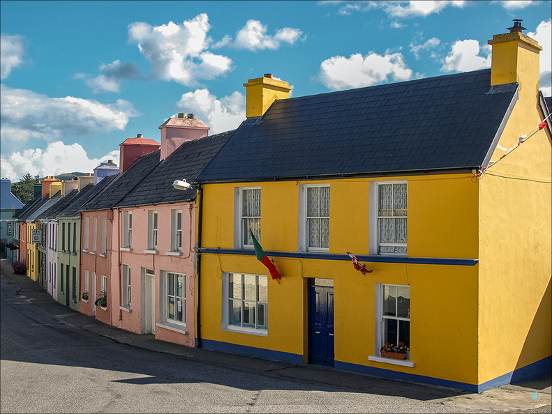 Eyeries - Yellow house