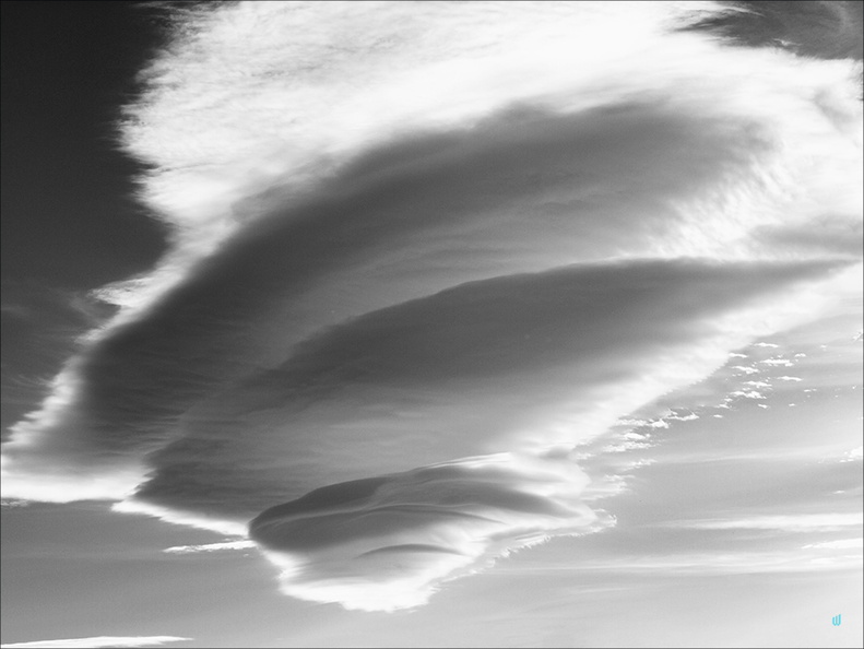 Lenticular cloud 02