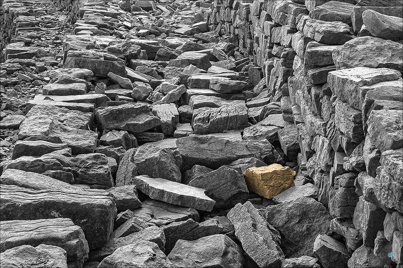 Dún Aengus - On the wall - Search for Gold