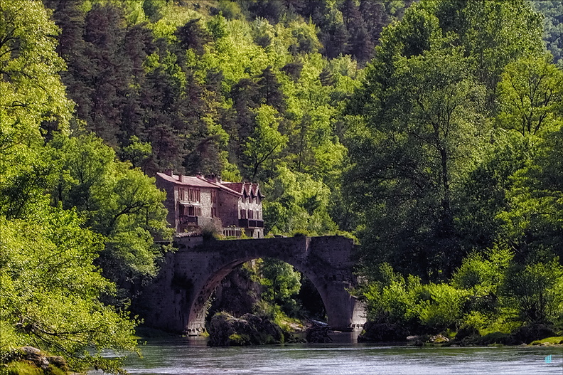 Pont cassé de la Muse du Rozier