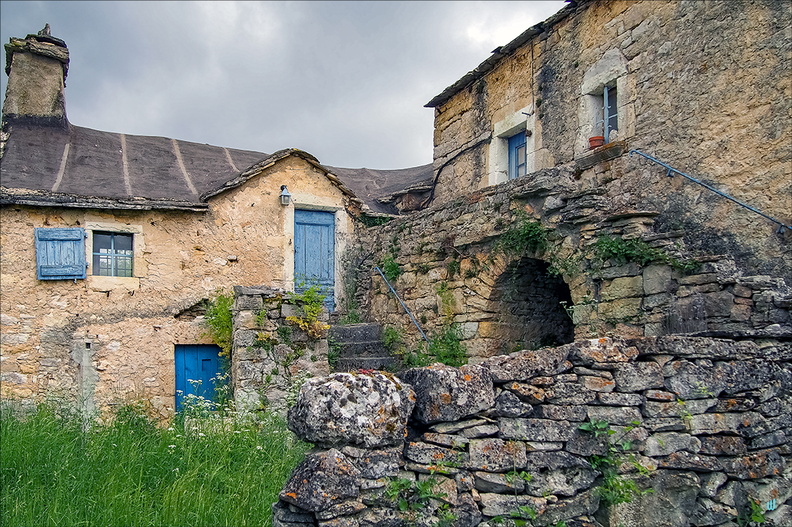 La maison au volet bleu